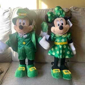 Mikey & Minnie Mouse st Patrick day greeters